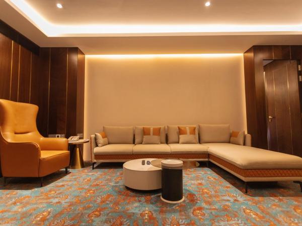 The Corinthians Resort & Club : photo 9 de la chambre wow suite 15% discount on food and soft beverages , spa , saloon and laundry(only washing and ironing)