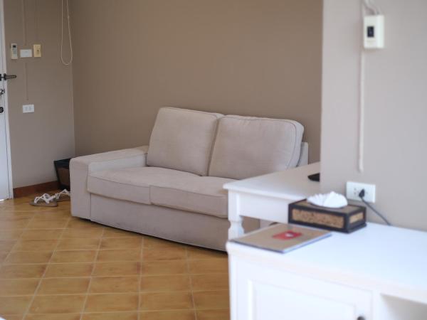 Feung Nakorn Balcony Rooms and Cafe : photo 8 de la chambre chambre triple