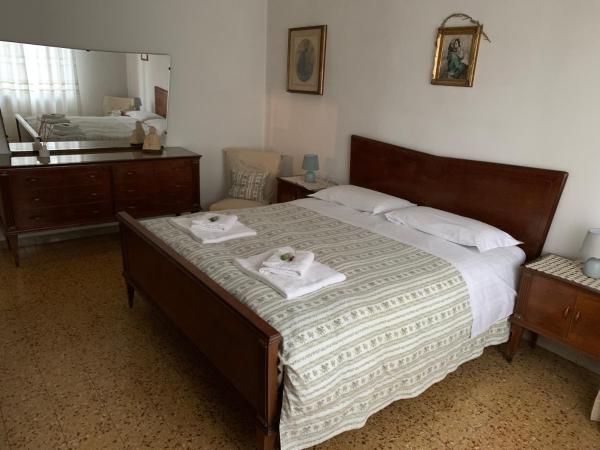 Spagna B&B : photo 2 de la chambre chambre double ou lits jumeaux avec salle de bains privative