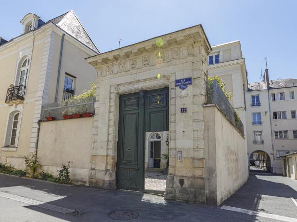 Suite Aubance - Maison Bossoreil : photo 6 de la chambre chambre quadruple avec baignoire