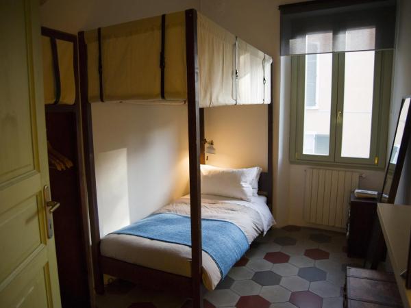 Mich&Letti : photo 1 de la chambre chambre simple avec salle de bains commune