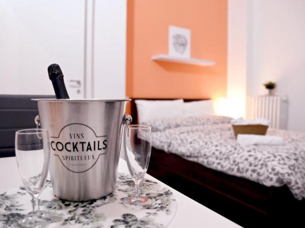 Lucca 22 : photo 4 de la chambre chambre double avec salle de bains commune