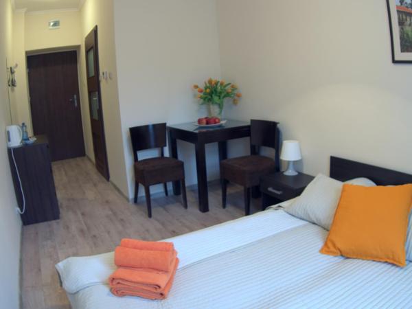 BedRooms Piotrkowska 64 : photo 4 de la chambre chambre simple