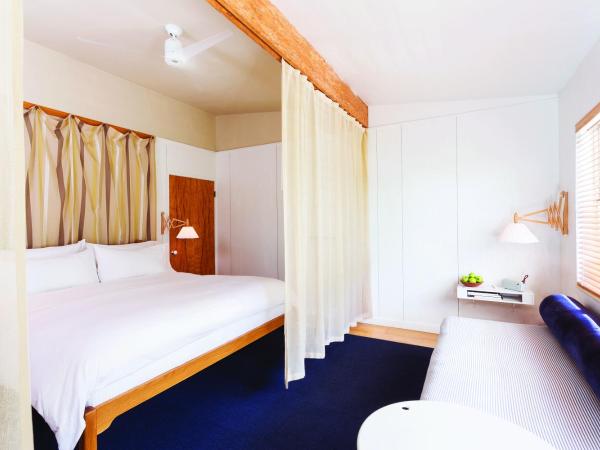 The Standard Miami : photo 2 de la chambre hébergement moyen avec terrasse et jardin