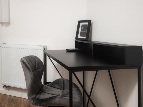 LaRoom - Free Parking : photo 3 de la chambre chambre simple avec salle de bains privative