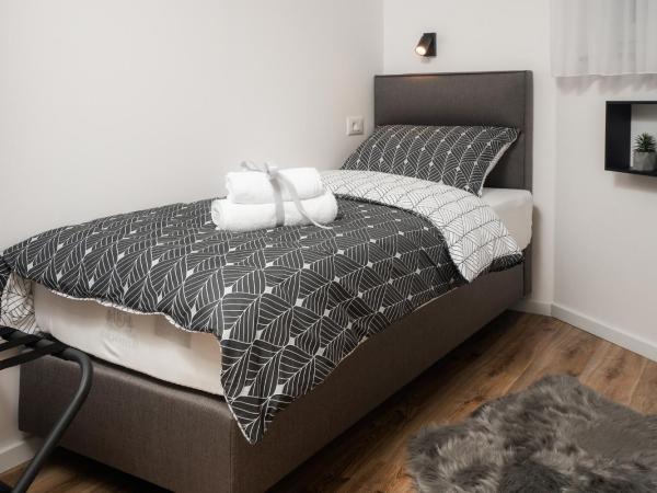 LaRoom - Free Parking : photo 6 de la chambre chambre simple avec salle de bains privative