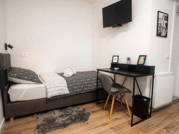 LaRoom - Free Parking : photo 7 de la chambre chambre lits jumeaux avec balcon