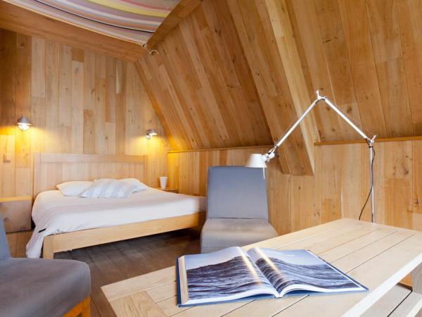 Emeria Dinard Thalasso Spa : photo 1 de la chambre cottage classique avec balcon ou terrasse privés