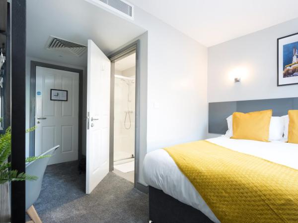 Bank Square Town House : photo 9 de la chambre chambre double avec salle de bains privative