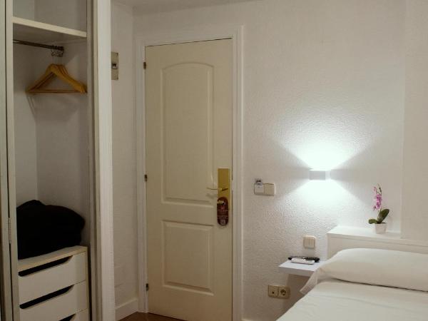 Hostal Ártico : photo 2 de la chambre chambre simple