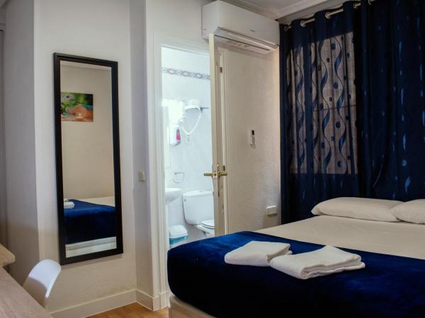 Hostal Ártico : photo 3 de la chambre chambre double avec salle de bains privative