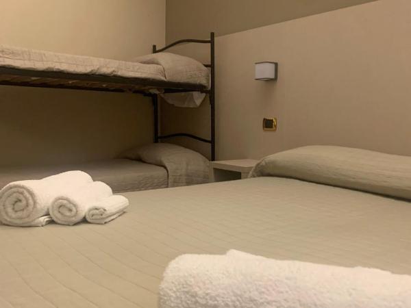 Hotel Royal Plaza : photo 5 de la chambre chambre quadruple confort