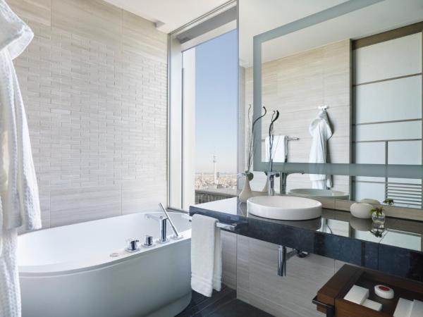 Four Seasons Hotel Tokyo at Otemachi : photo 5 de la chambre chambre studio lit king-size