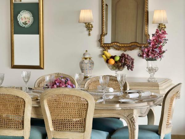 Taj Mahal, New Delhi : photo 7 de la chambre signature suite - versailles