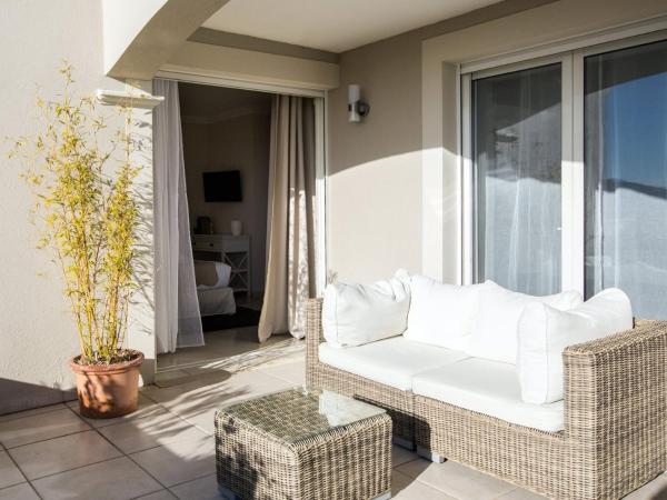 Les chambres d'hôtes de Mougins : photo 4 de la chambre chambre double - vue sur mer