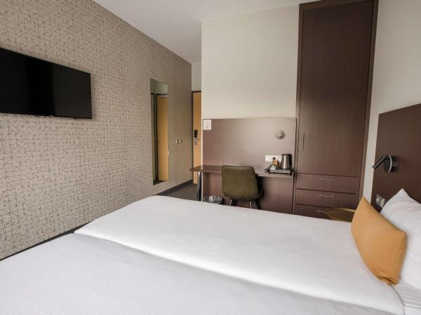 Flonk Hotel Groningen Zuid, BW Signature Collection : photo 2 de la chambre chambre lits jumeaux