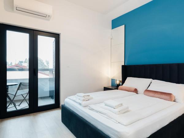 Boutique Suites Joyce Medulin with free parking : photo 8 de la chambre chambre double deluxe avec balcon - vue sur mer