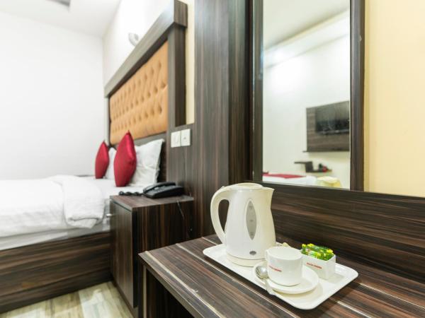 Hotel Kochi Crown : photo 1 de la chambre chambre de luxe sans climatisation