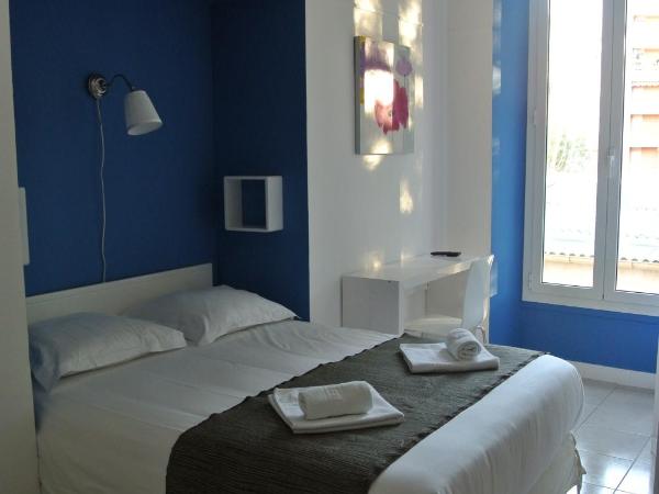Hotel Danemark : photo 1 de la chambre chambre double avec toilettes communes