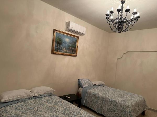 My Family In Monterrey - Hostel : photo 2 de la chambre chambre quadruple standard