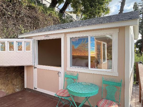 Glamping Hollywood Hills - Luxury Tiny House : photo 5 de la chambre chambre double avec terrasse