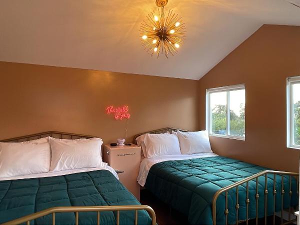 Glamping Hollywood Hills - Luxury Tiny House : photo 6 de la chambre chambre double avec terrasse
