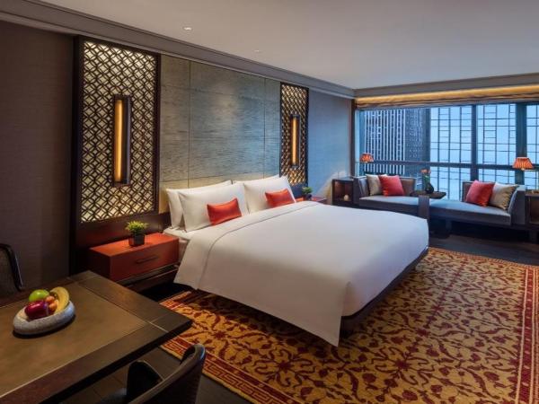 Regent Chongqing - Complimentary 1st round mini bar daily : photo 10 de la chambre chambre lit king-size classique - vue sur ville - fumeurs