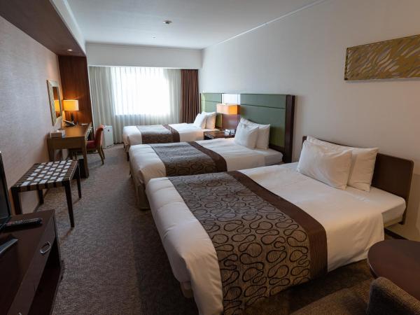 Ibis Styles Sapporo : photo 3 de la chambre chambre familiale deluxe avec lits jumeaux et 1 lit d’appoint - fumeurs