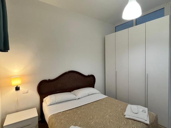 Rucellai Guest House : photo 4 de la chambre chambre double avec salle de bains commune