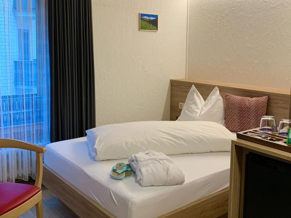 Hotel Crystal : photo 5 de la chambre chambre lit king-size standard