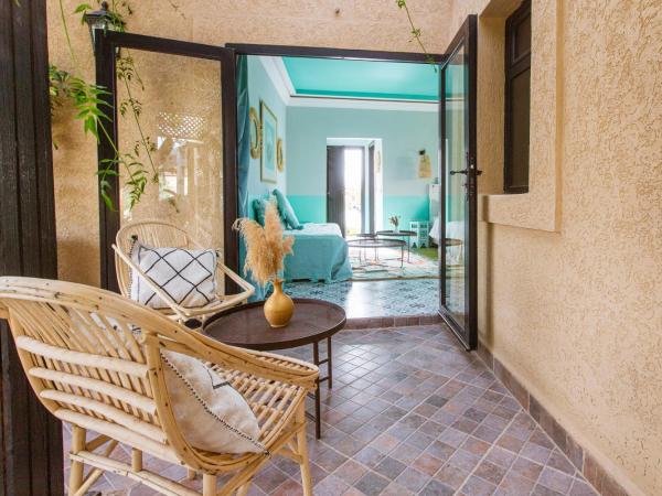 Maison Daouia : photo 3 de la chambre chambre triple - vue sur la piscine