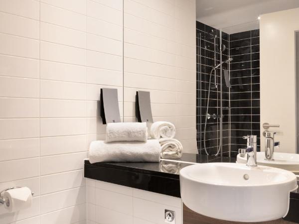 Holiday Inn Express Toulon - Est, an IHG Hotel : photo 6 de la chambre chambre standard