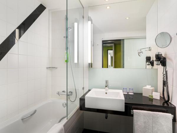 Holiday Inn Bern Westside, an IHG Hotel : photo 8 de la chambre chambre lits jumeaux standard - Étage supérieur