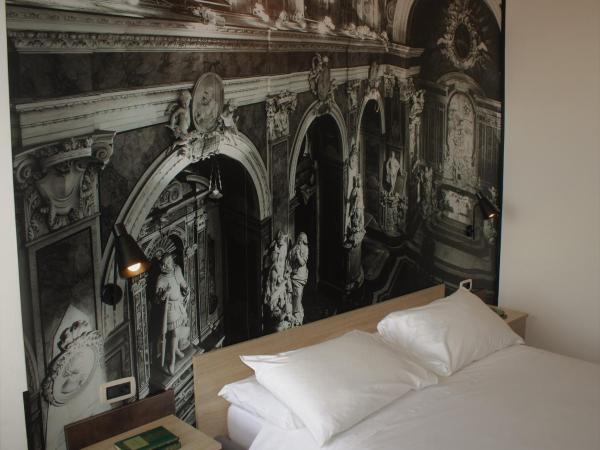 De Gasperi 55 : photo 10 de la chambre chambre double deluxe avec vue sur château