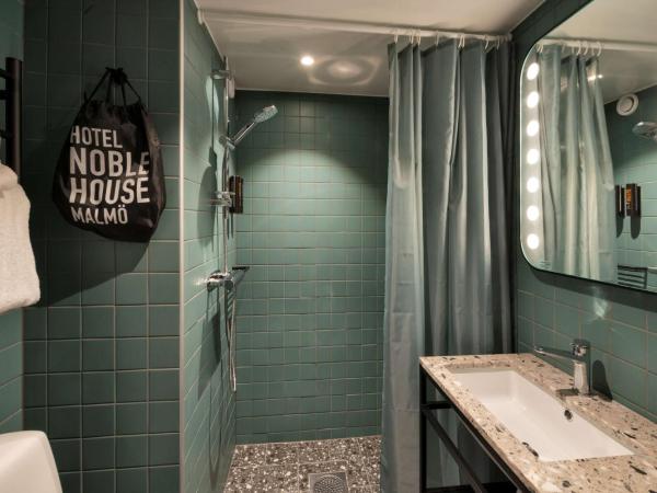 Best Western Plus Hotel Noble House : photo 7 de la chambre chambre lits jumeaux supérieure - non-fumeurs