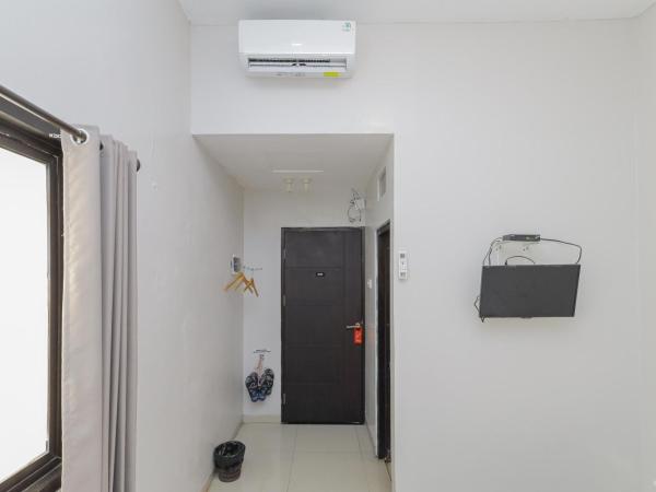 RedDoorz Plus At K23 Rungkut Madya : photo 10 de la chambre chambre double