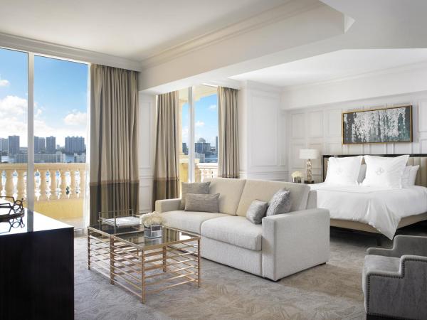 Acqualina Resort and Residences : photo 2 de la chambre chambre lit king-size deluxe - vue sur ville - pas de frais de service