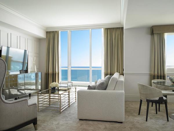 Acqualina Resort and Residences : photo 1 de la chambre suite lit king-size - pas de frais de service