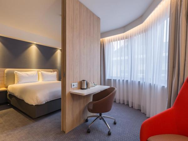 Holiday Inn Express Brussels-Grand-Place, an IHG Hotel : photo 10 de la chambre chambre d'angle standard lit queen-size