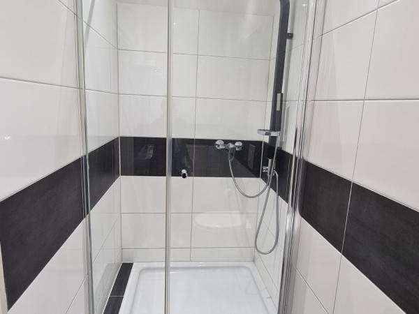 Altstadt Hostel Bremen : photo 2 de la chambre chambre double avec salle de bains privative