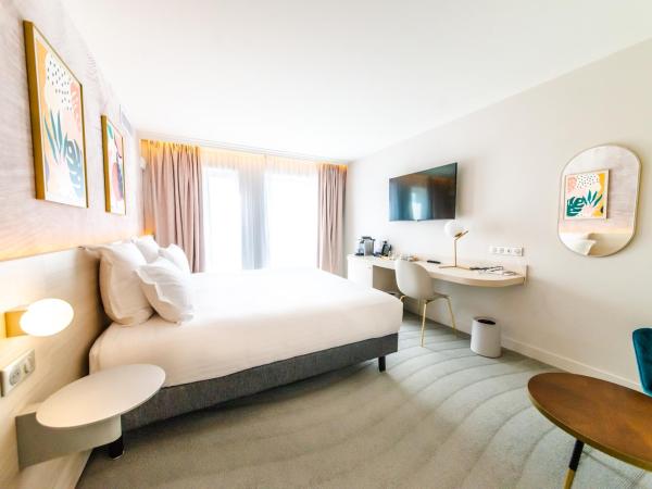 Ilot du Golf BW Premier Collection : photo 7 de la chambre chambre lit king-size prestige - rez-de-jardin
