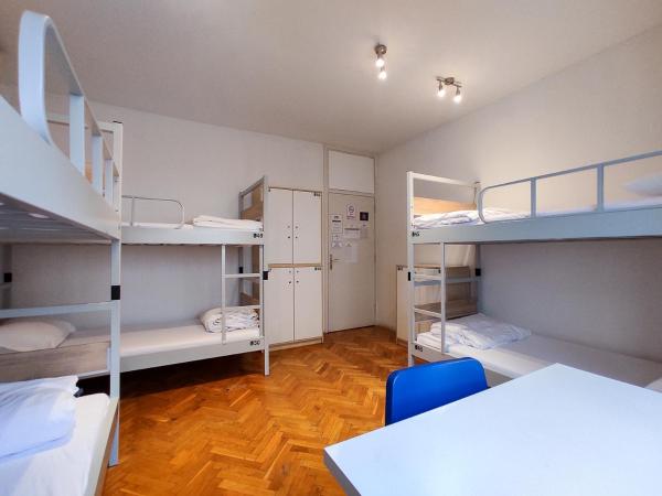 Whole Wide World Hostel : photo 2 de la chambre lit dans dortoir pour femmes de 6 lits