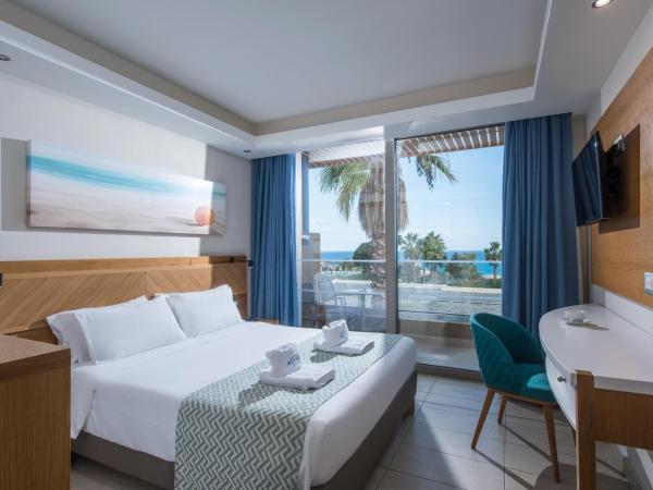 Royal & Imperial Belvedere Resort : photo 6 de la chambre chambre familiale supérieure - vue sur mer