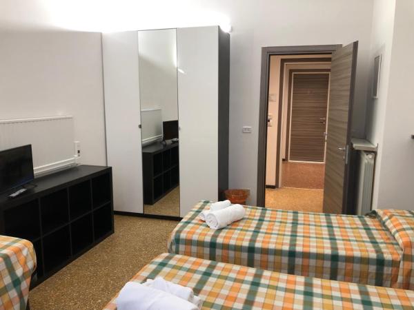 Hotel Cairoli : photo 9 de la chambre grande chambre quadruple