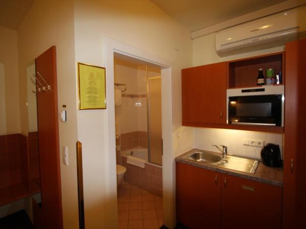 Suite Hotel 900 m zur Oper : photo 3 de la chambre offre week-end - studio standard