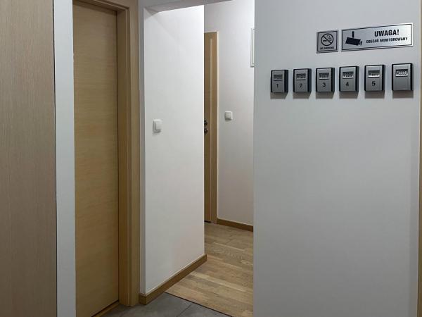 Shape&Color premium Hostel : photo 3 de la chambre chambre simple avec salle de bains commune