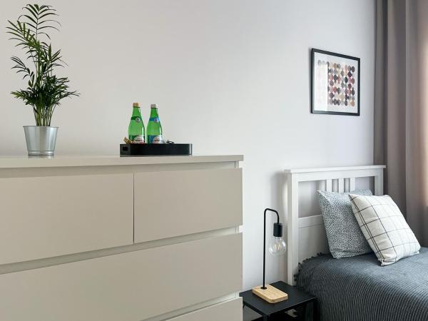 Shape&Color premium Hostel : photo 8 de la chambre chambre simple avec salle de bains commune