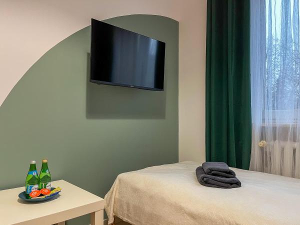 Shape&Color premium Hostel : photo 9 de la chambre chambre simple avec salle de bains commune