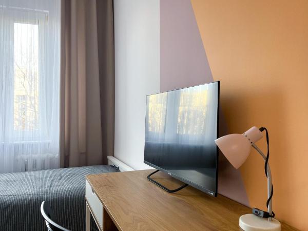 Shape&Color premium Hostel : photo 10 de la chambre chambre simple avec salle de bains commune