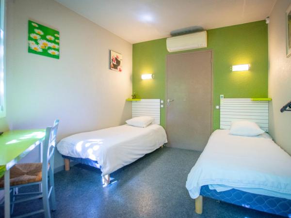 Hotel Bel Alp Manosque : photo 5 de la chambre chambre double ou lits jumeaux - accessible aux personnes à mobilité réduite